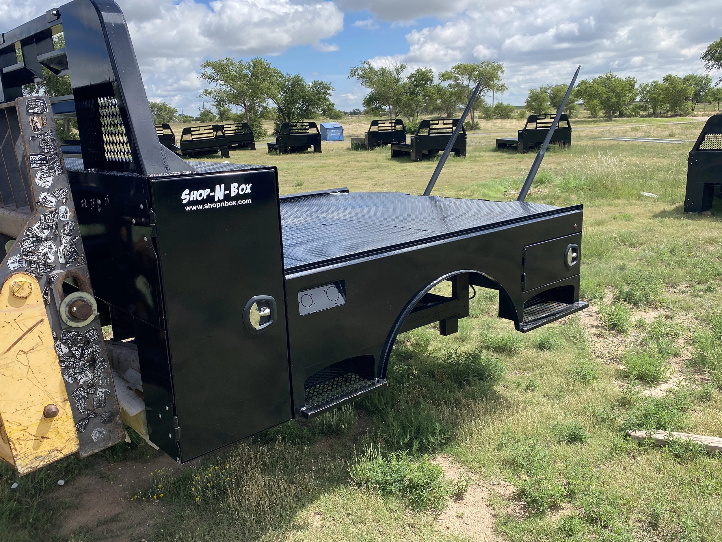 Heavy-duty haystack flatbed for farm and ranch trucks