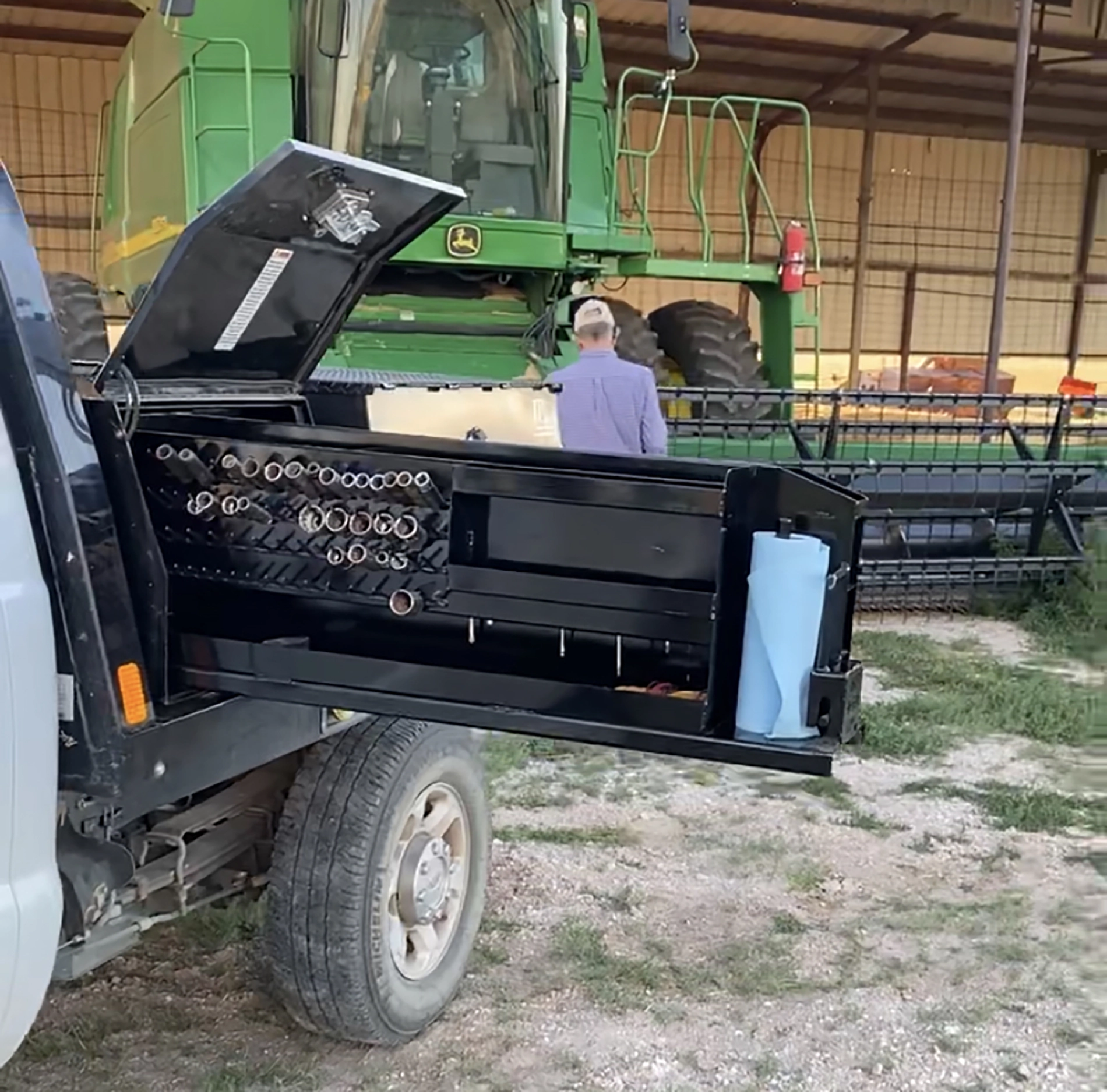 2-80 Model toolbox mounted on flatbed truck tractor