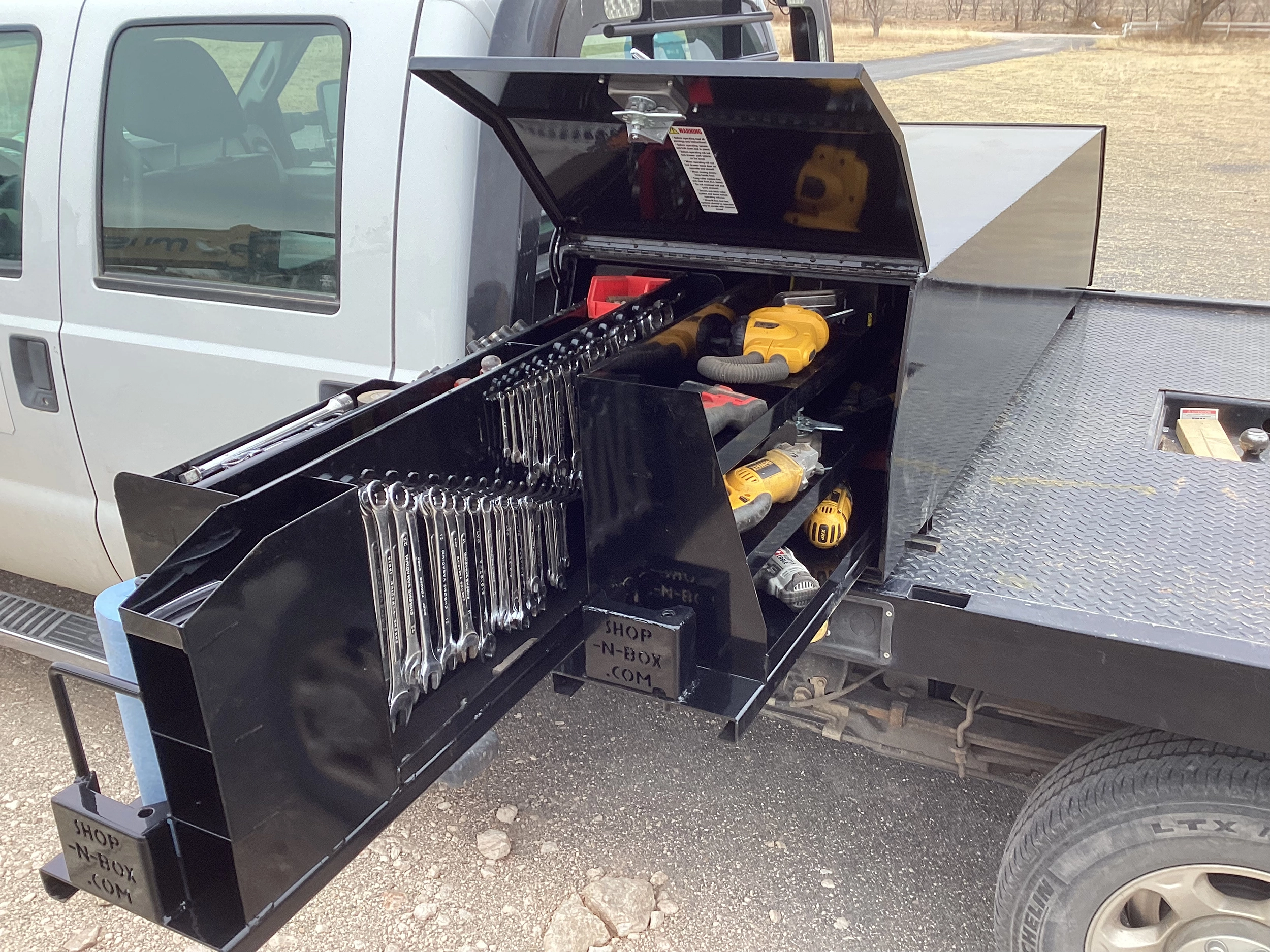 2-80 Model toolbox with 65 sockets and wrench sets