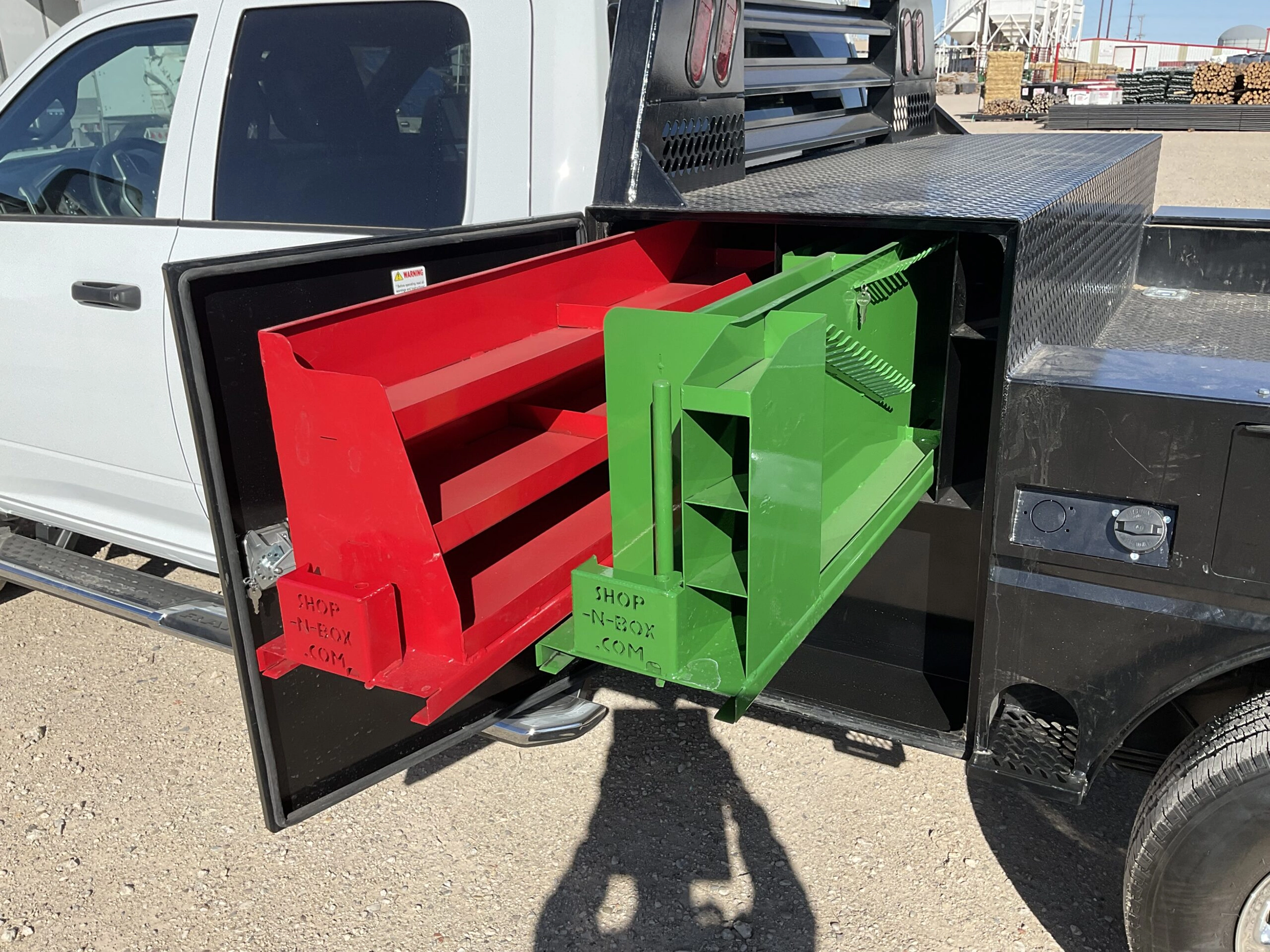 Shop-N-Box Generation 2 flatbed with integrated parts bin