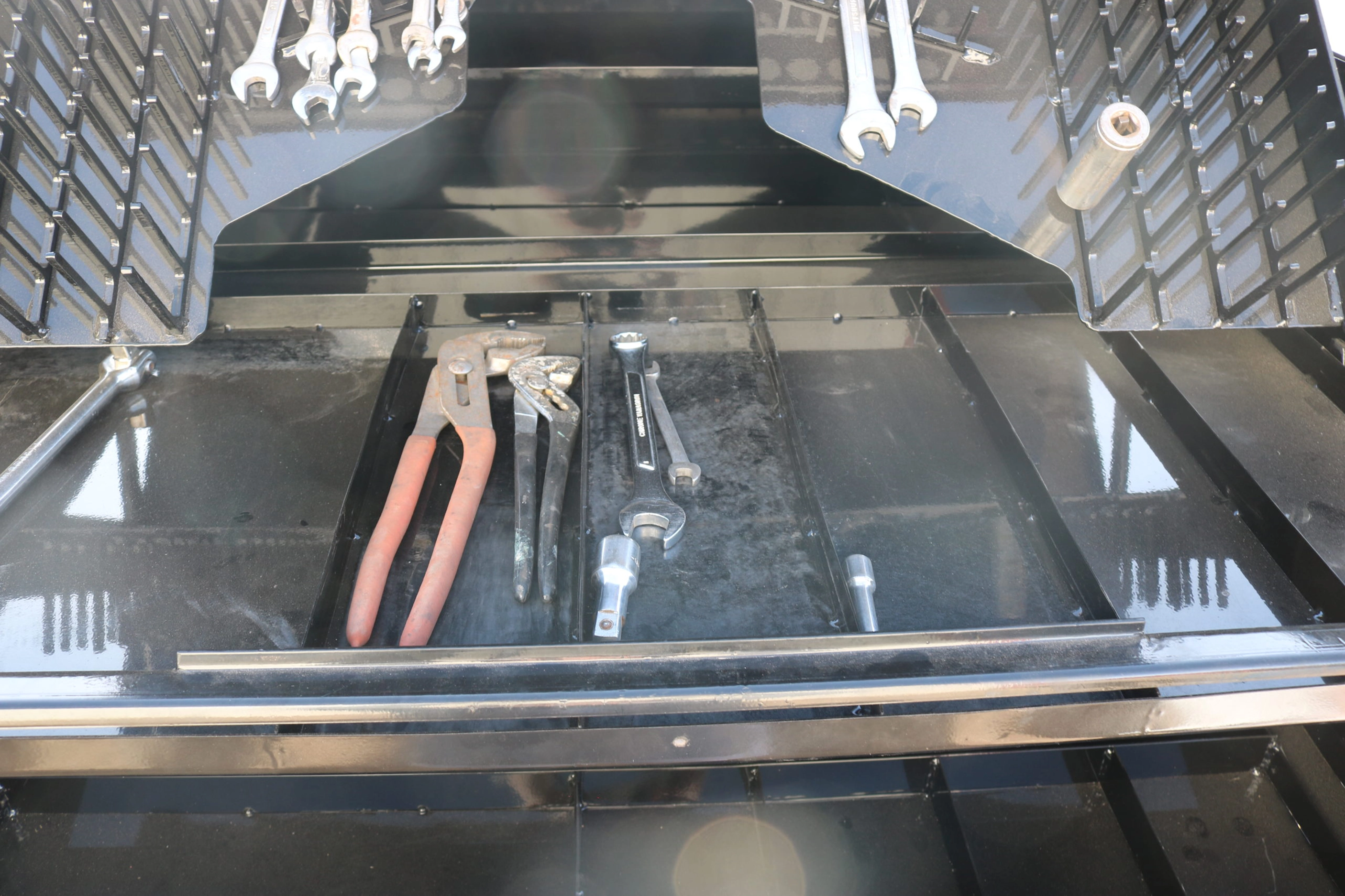 JP Elite Super 40 roll out drawer 24 inch deep