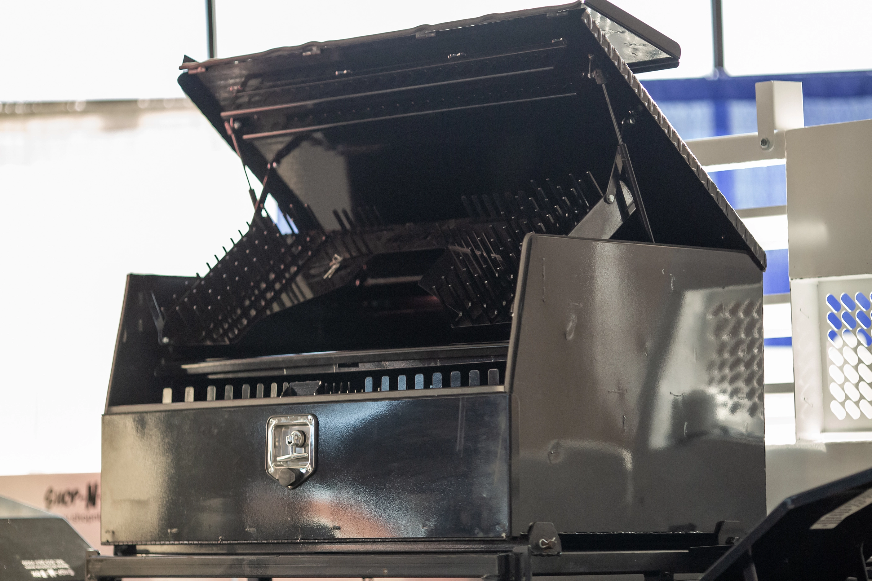 JP Elite Super 40 toolbox workstation truck bed